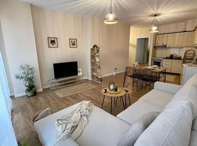 Mh Apartment, Free Parking, Flexible Check In Appartamento